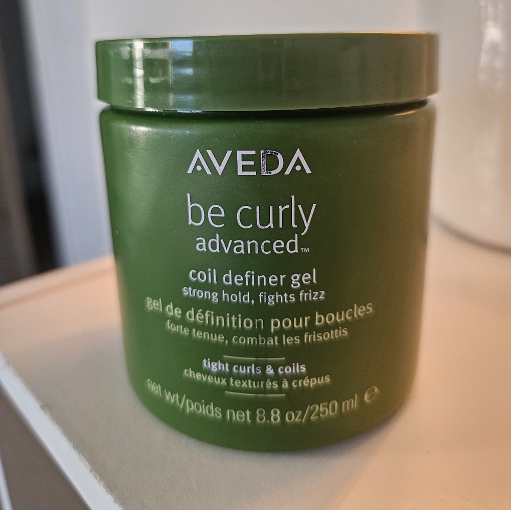 Aveda Be Curly Coil Definer Gel in Green